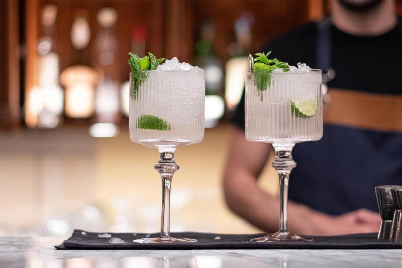 Epic Sana Algarve Hotel Албуфейра Екстер'єр фото Two G&T cocktails